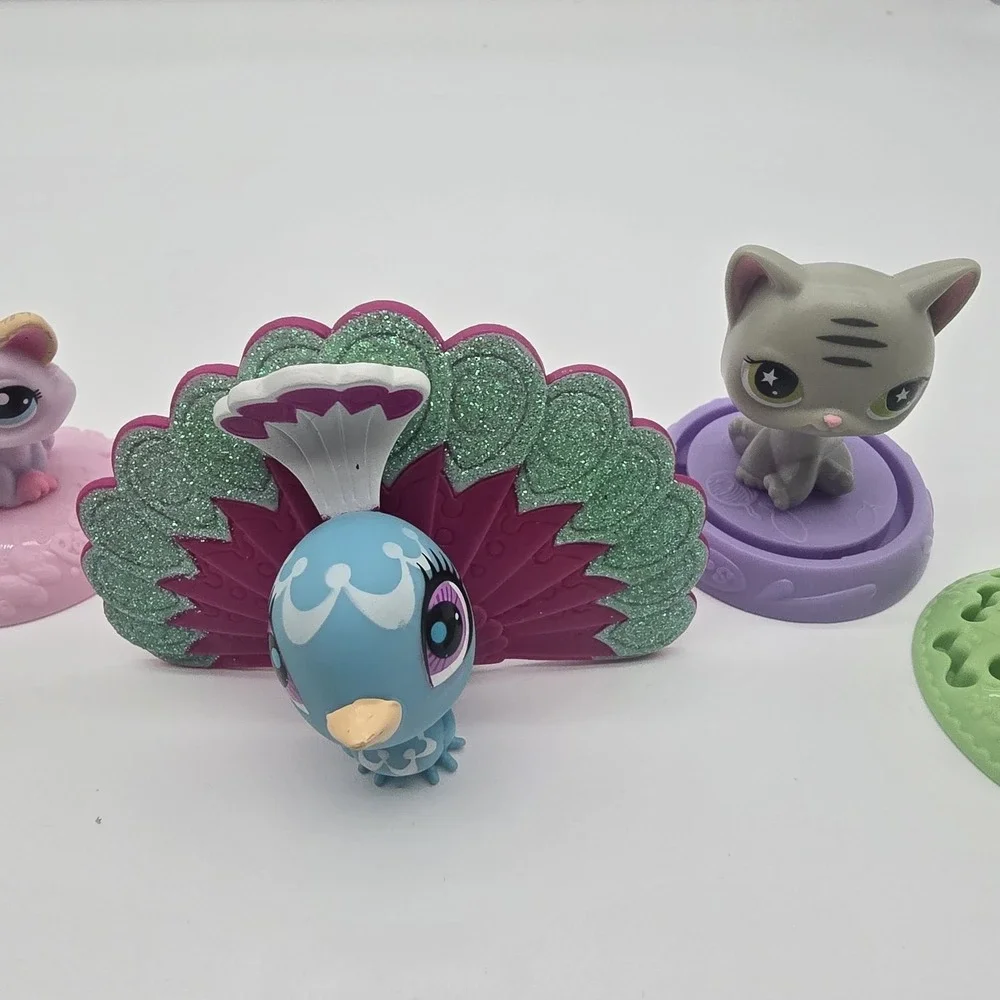 Lot of 4 Hasbro Littlest Pet Shop McDonalds Toys and‎ 1 LPS Peacock Bird